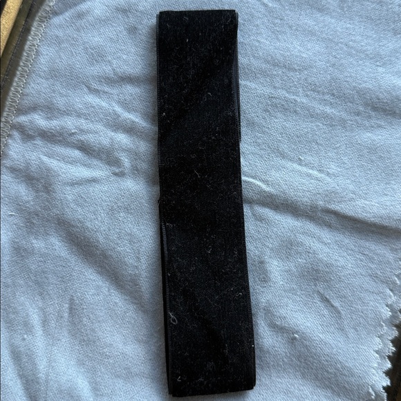 Black Velvet Choker Necklace - Picture 2 of 3